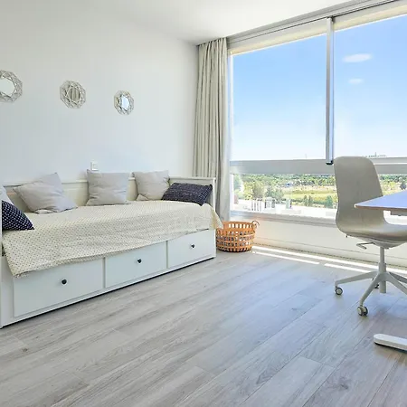 Modern Townhouse In Oceana Gardens Cancelada Holiday home *